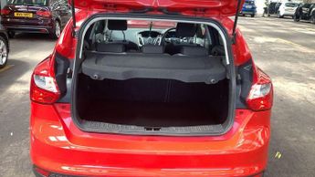 Ford Focus 1.0T EcoBoost Zetec Euro 5 (s/s) 5dr