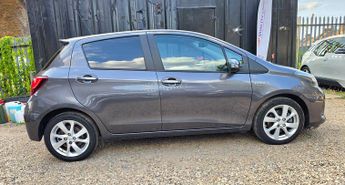 Toyota Yaris 1.5 VVT-h Excel E-CVT Euro 6 5dr (15in Alloy)