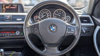 BMW 3 Series 2.0 320d SE Auto xDrive Euro 5 (s/s) 4dr