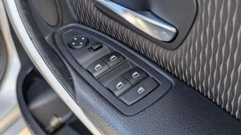 BMW 3 Series 2.0 320d SE Auto xDrive Euro 5 (s/s) 4dr