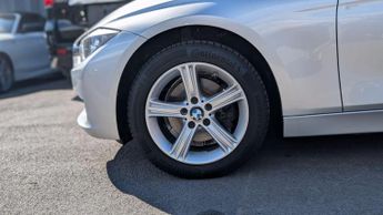 BMW 3 Series 2.0 320d SE Auto xDrive Euro 5 (s/s) 4dr