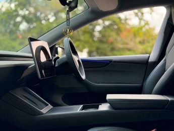 Tesla Model Y 84.7kWh Long Range Auto RWD 5dr