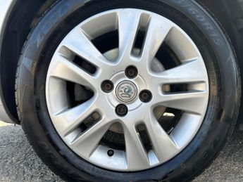 Vauxhall Agila 1.2 VVT ecoFLEX SE MPV 5dr Petrol Manual Euro 5 (94 ps)