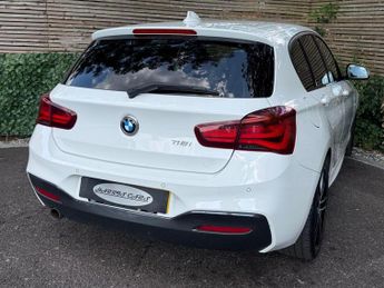 BMW 1 SERIES 1.5 118i GPF M Sport Shadow Edition Hatchback 5dr Petrol Auto Eu