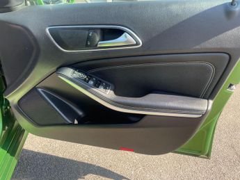 Mercedes-Benz A Class 1.5 A180d Sport (Premium) Hatchback 5dr Diesel 7G-DCT Euro 6 (s/