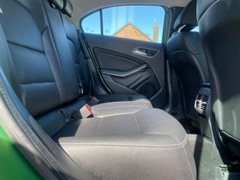 Mercedes-Benz A Class 1.5 A180d Sport (Premium) Hatchback 5dr Diesel 7G-DCT Euro 6 (s/