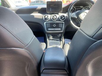 Mercedes-Benz A Class 1.5 A180d Sport (Premium) Hatchback 5dr Diesel 7G-DCT Euro 6 (s/