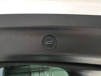 Tesla Model Y (Dual Motor) Long Range Auto 4WDE 5dr
