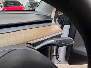 Tesla Model Y (Dual Motor) Long Range Auto 4WDE 5dr