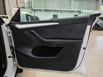 Tesla Model Y (Dual Motor) Long Range Auto 4WDE 5dr