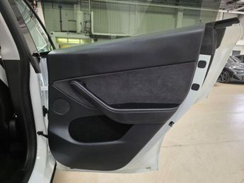 Tesla Model Y (Dual Motor) Long Range Auto 4WDE 5dr