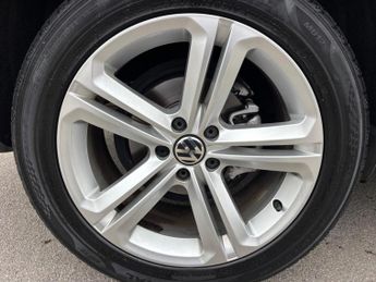 Volkswagen Tiguan 2.0 TDI BlueMotion Tech R-Line DSG 4WD Euro 5 (s/s) 5dr (Nav)