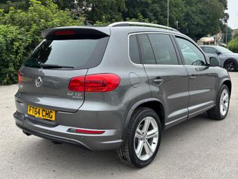 Volkswagen Tiguan 2.0 TDI BlueMotion Tech R-Line DSG 4WD Euro 5 (s/s) 5dr (Nav)