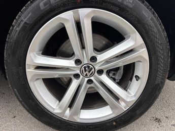 Volkswagen Tiguan 2.0 TDI BlueMotion Tech R-Line DSG 4WD Euro 5 (s/s) 5dr (Nav)