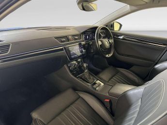 Skoda Superb 1.4 TSI iV 13kWh Laurin & Klement Estate 5dr Petrol Plug-in Hybr