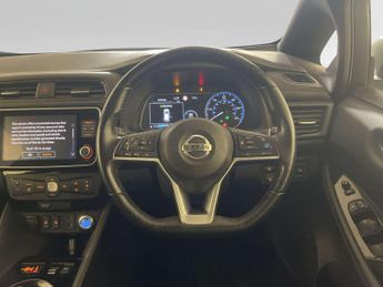 Nissan Leaf 40kWh Tekna Hatchback 5dr Electric Auto (150 ps)