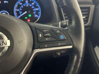 Nissan Leaf 40kWh Tekna Hatchback 5dr Electric Auto (150 ps)