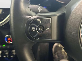 MINI Electric Hatch Cooper SE 32.6kWh Level 1 Hatchback 3dr Electric Auto (184 ps)