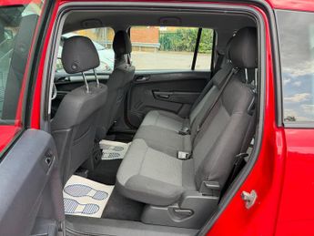 Vauxhall Zafira 1.6 16V Exclusiv MPV 5dr Petrol Manual Euro 5 (115 ps)