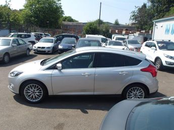 Ford Focus 1.0T EcoBoost Zetec Euro 5 (s/s) 5dr