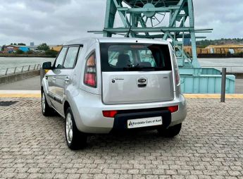 Kia Soul 1.6 CRDi 2 SUV 5dr Diesel Auto Euro 4 (126 bhp)