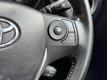 Toyota Auris 1.8 VVT-h Business Edition Touring Sports CVT Euro 6 (s/s) 5dr