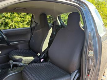 Toyota iQ 1.33 Dual VVT-i 3 Hatchback 3dr Petrol Multidrive Euro 4 (98 ps)