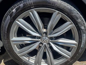 Volkswagen Tiguan 2.0 TSI SEL DSG 4Motion Euro 6 (s/s) 5dr