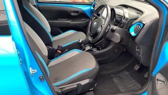 Toyota AYGO 1.0 VVT-i x-cite x-shift Euro 6 5dr
