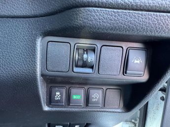 Nissan Qashqai 1.2 DIG-T N-Vision XTRON 2WD Euro 6 (s/s) 5dr