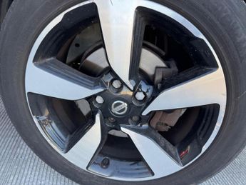 Nissan Qashqai 1.2 DIG-T N-Vision XTRON 2WD Euro 6 (s/s) 5dr
