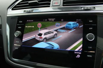 Volkswagen Tiguan 2.0 TDI R-Line DSG 4Motion Euro 6 (s/s) 5dr
