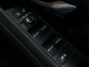 Land Rover Range Rover Evoque 2.0 P200 MHEV R-Dynamic S Auto 4WD Euro 6 (s/s) 5dr