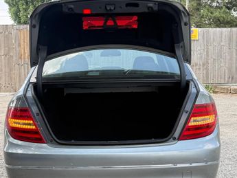 Mercedes-Benz C Class 2.1 C220 CDI BlueEfficiency Elegance G-Tronic+ Euro 5 (s/s) 4dr