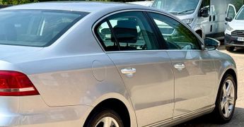 Volkswagen Passat 1.6 TDI BlueMotion Tech SE Euro 5 (s/s) 4dr