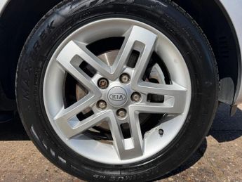 Kia Soul 1.6 CRDi 2 SUV 5dr Diesel Auto Euro 4 (126 bhp)
