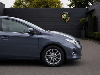 Toyota Auris 1.6 V-Matic Icon Plus Multidrive S Euro 5 5dr