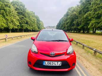 Toyota AYGO 1.0 VVT-i Move Euro 5 5dr