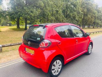 Toyota AYGO 1.0 VVT-i Move Euro 5 5dr