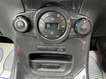 Ford Fiesta 1.6 Titanium X Powershift Euro 5 5dr