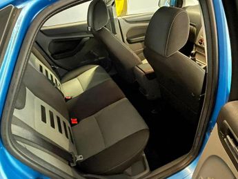 Ford Focus 1.6 Zetec 5dr