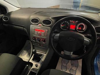 Ford Focus 1.6 Zetec 5dr