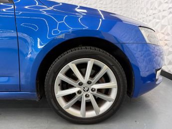 Skoda Octavia 1.6 TDI Elegance DSG Euro 5 (s/s) 5dr