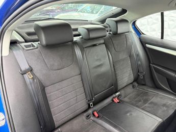 Skoda Octavia 1.6 TDI Elegance DSG Euro 5 (s/s) 5dr