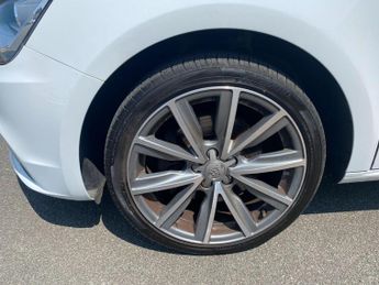 Audi A1 1.4 TFSI Sport Hatchback 3dr Petrol S Tronic Euro 5 (s/s) (122 p