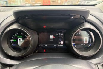Toyota Yaris 1.5 VVT-h Design Hatchback 5dr Petrol Hybrid E-CVT Euro 6 (s/s) 