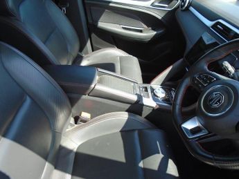 MG MG ZS 72.6kWh Trophy Connect Long Range Auto 5dr