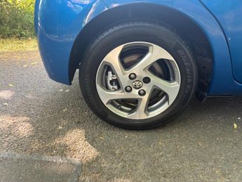 Toyota Yaris 1.5 VVT-h Icon E-CVT Euro 6 5dr