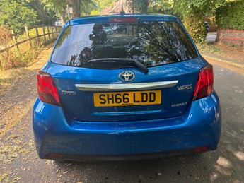 Toyota Yaris 1.5 VVT-h Icon E-CVT Euro 6 5dr
