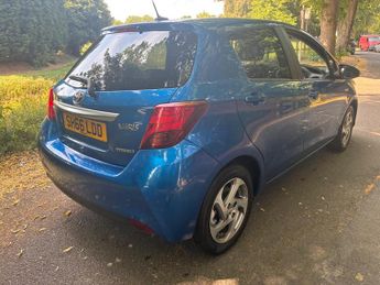 Toyota Yaris 1.5 VVT-h Icon E-CVT Euro 6 5dr